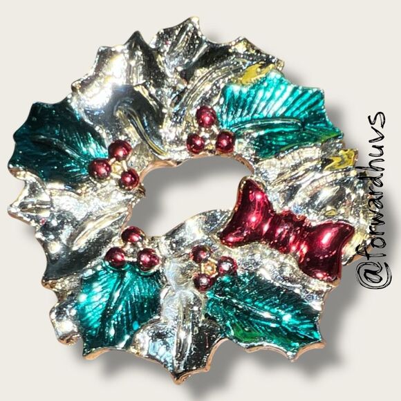 Bundle Sale 3 for $15 | Vintage Gerry’s Christmas Wreath Brooch - Picture 3 of 7